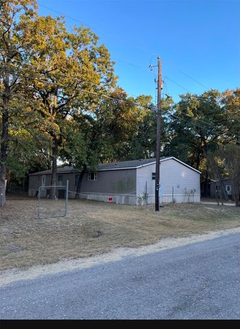 136 Coahoma Street, Mabank, TX 75156