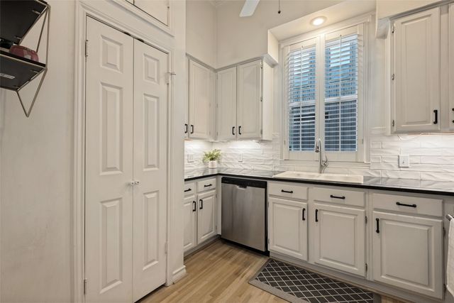 4231 Holland Avenue A, Dallas, TX 75219