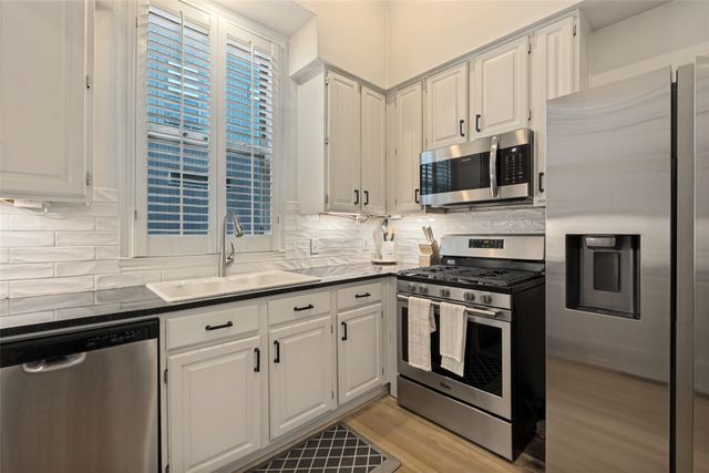 4231 Holland Avenue A, Dallas, TX 75219
