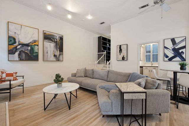 4231 Holland Avenue A, Dallas, TX 75219