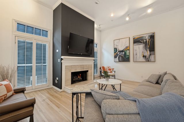 4231 Holland Avenue A, Dallas, TX 75219