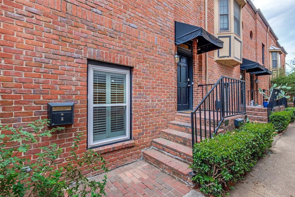 4231 Holland Avenue A, Dallas, TX 75219
