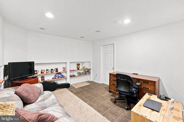 105 UNION MILL TER, Mount Laurel, NJ 08054