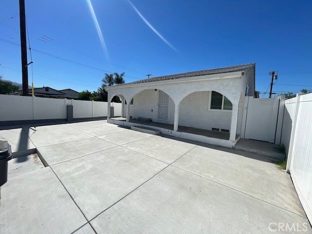 10802 Crockett Street, Sun Valley, CA 91352