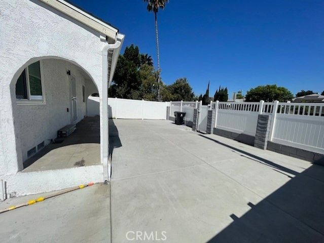 10802 Crockett Street, Sun Valley, CA 91352