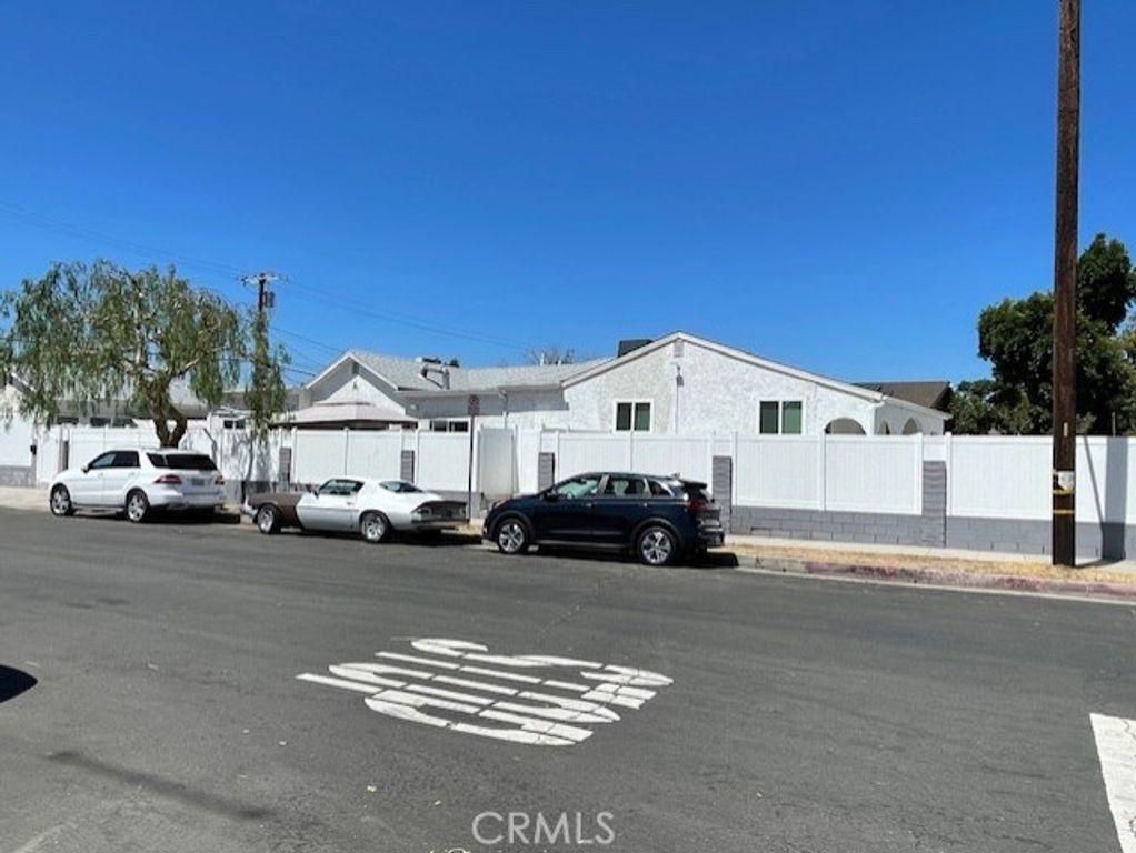 10802 Crockett Street, Sun Valley, CA 91352