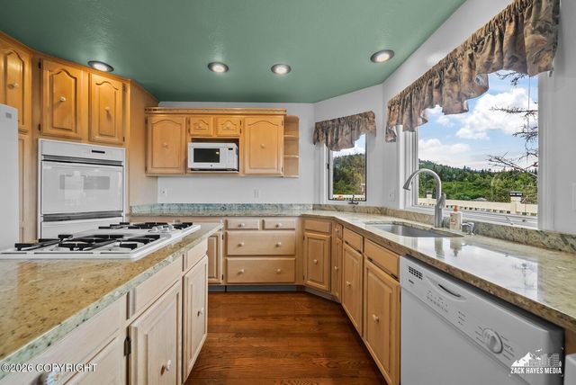 11800 Trails End Road, Anchorage, AK 99507