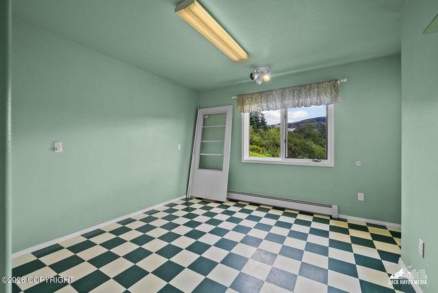 11800 Trails End Road, Anchorage, AK 99507