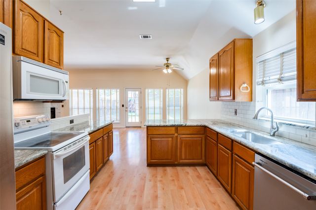 5919 Willow Wood Lane, Dallas, TX 75252