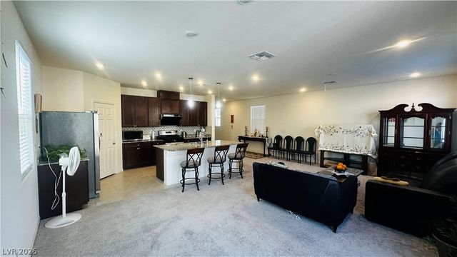 8748 Crestwood Hills Street, Las Vegas, NV 89113