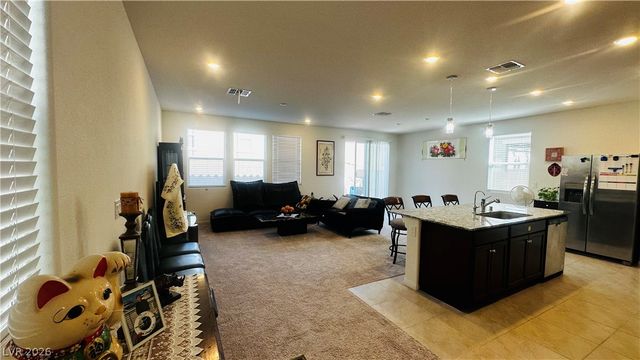 8748 Crestwood Hills Street, Las Vegas, NV 89113