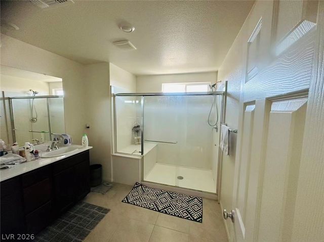 8748 Crestwood Hills Street, Las Vegas, NV 89113