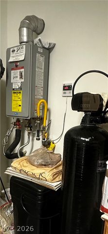 8748 Crestwood Hills Street, Las Vegas, NV 89113