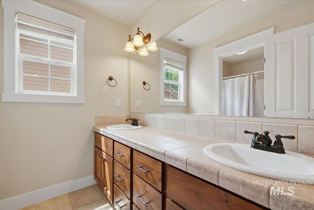 4073 S Cubola Ave, Meridian, ID 83642