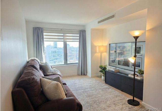 138-35 39th Avenue 12F, Flushing, NY 11354