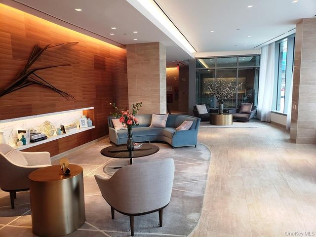 138-35 39th Avenue 12F, Flushing, NY 11354