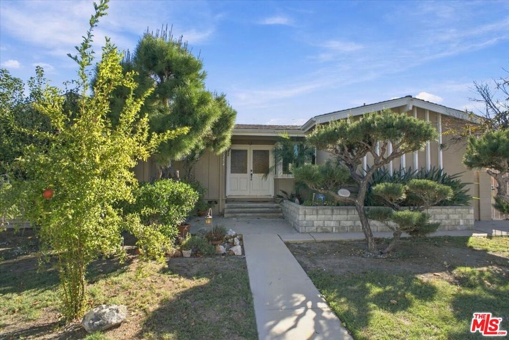23214 Vanowen Street, West Hills, CA 91307 — exterior