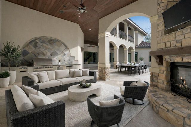 43 Philbrook Way, The Woodlands, TX 77382