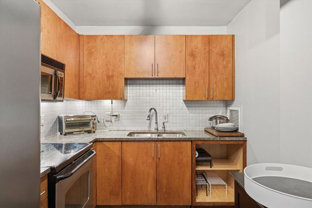 2195 Poplar Ave Apt 404, Memphis, TN 38104