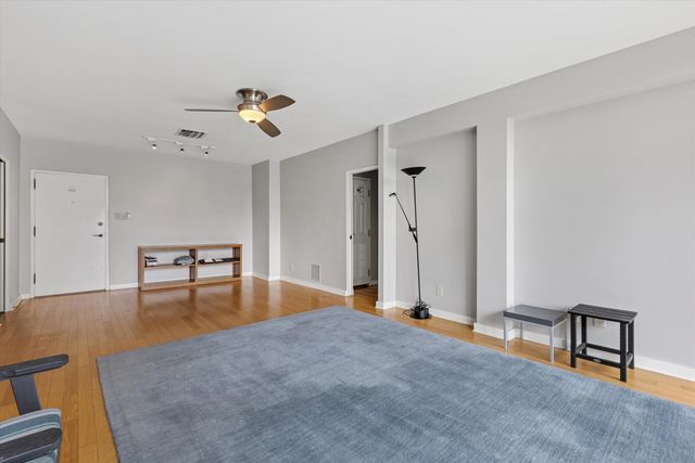 2195 Poplar Ave Apt 404, Memphis, TN 38104