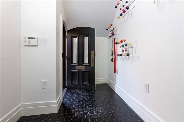 158 W Canton St, Boston, MA 02118