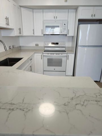 802 Villa Circle, Boynton Beach, FL 33435