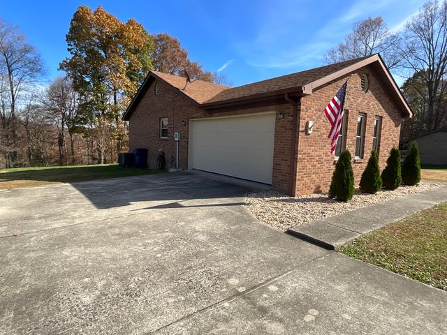 3812 Castlewood Court, Somerset, KY 42503
