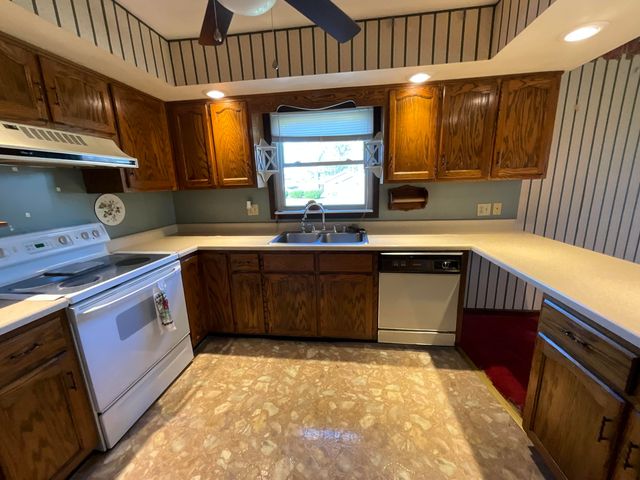 3812 Castlewood Court, Somerset, KY 42503