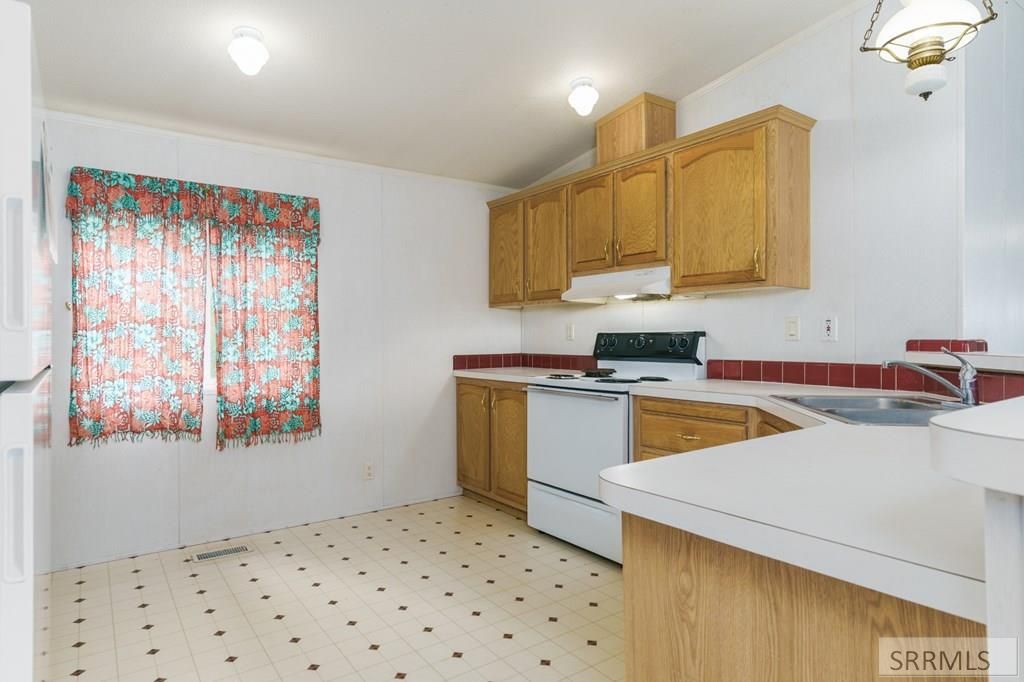 Image 15 of property listing at 9205 E Merrick Road, Lava Hot Springs, ID 83246