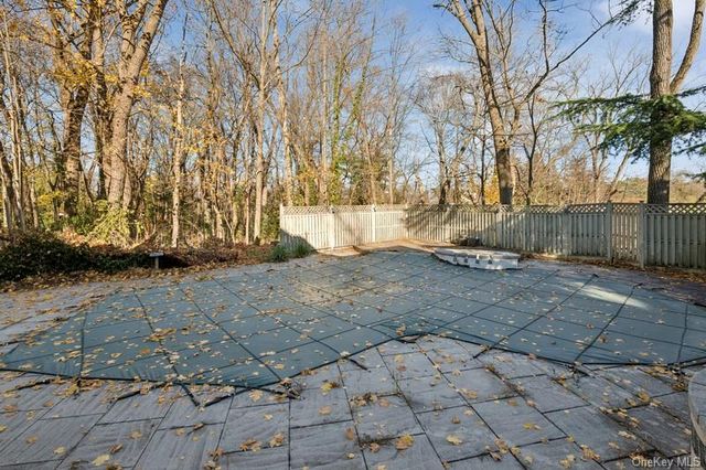 6 The Maples, Roslyn, NY 11576