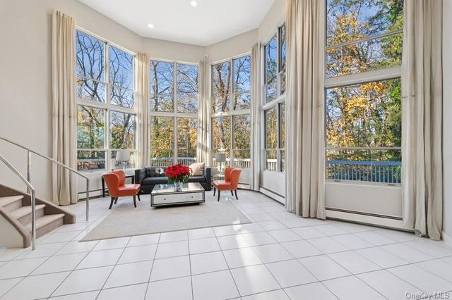 6 The Maples, Roslyn, NY 11576