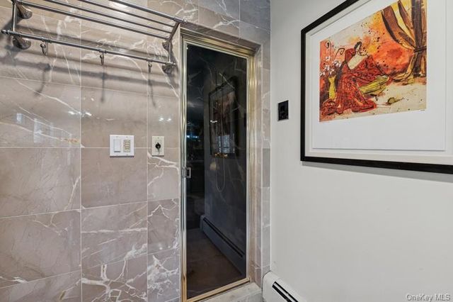 6 The Maples, Roslyn, NY 11576