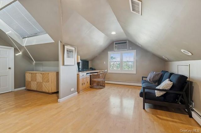 6 The Maples, Roslyn, NY 11576