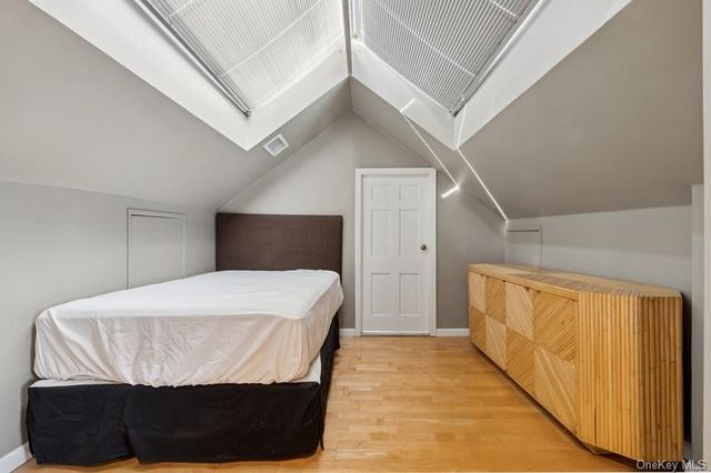 6 The Maples, Roslyn, NY 11576