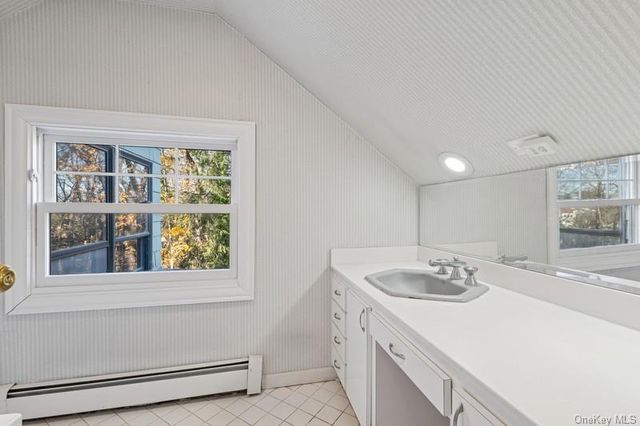 6 The Maples, Roslyn, NY 11576