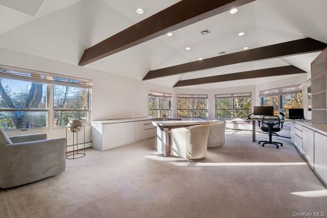 6 The Maples, Roslyn, NY 11576