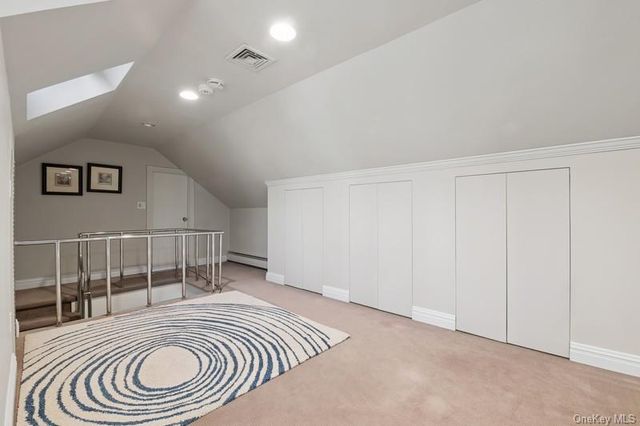 6 The Maples, Roslyn, NY 11576