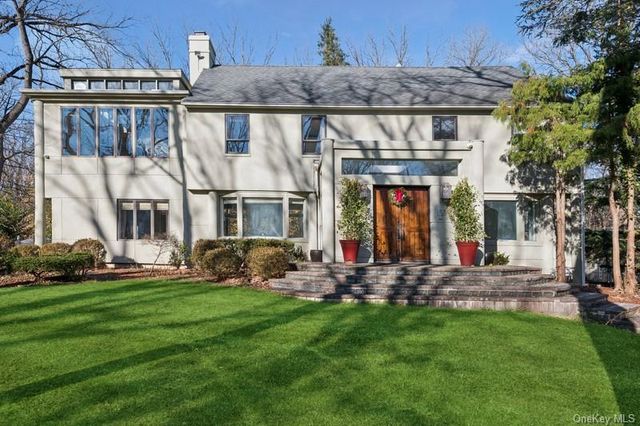 6 The Maples, Roslyn, NY 11576