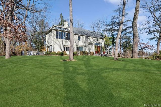 6 The Maples, Roslyn, NY 11576