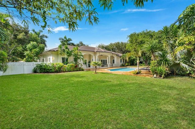 6890 SW 94th Street, Pinecrest, FL 33156