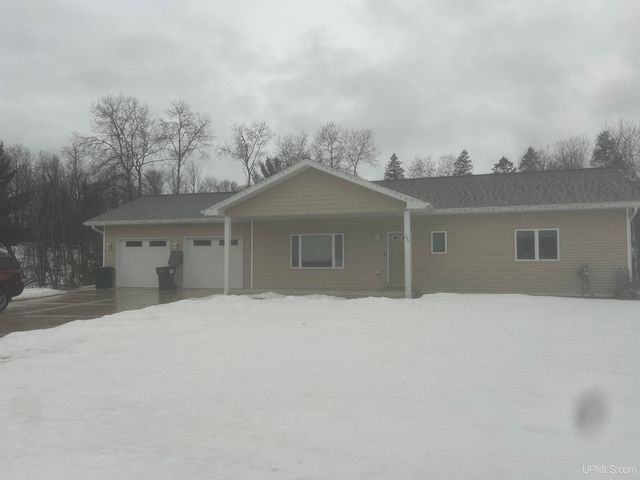 240 S Jackson Street, Kingsford, MI 49802