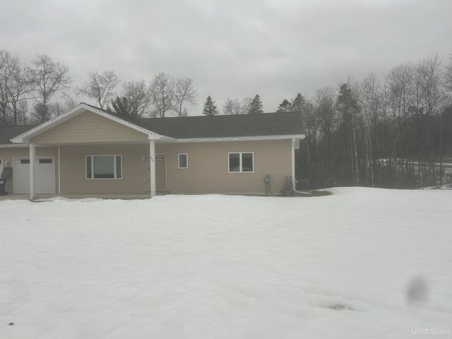 240 S Jackson Street, Kingsford, MI 49802