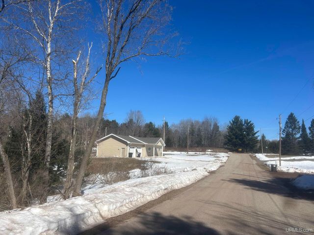 240 S Jackson Street, Kingsford, MI 49802