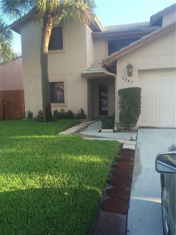 5941 Strawberry Lakes Circle, Lake Worth, FL 33463