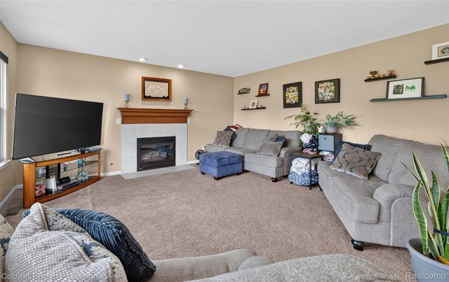 2088 Lochnayne Lane, Davison Township, MI 48423