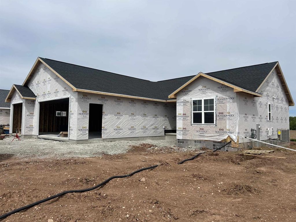8334 MARLO AVENUE, Neenah, WI 54956