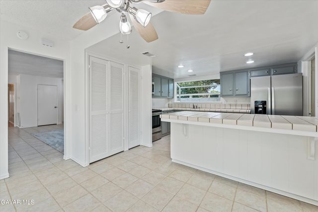 2701 W Avenue K1, Lancaster, CA 93536