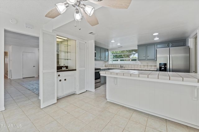 2701 W Avenue K1, Lancaster, CA 93536