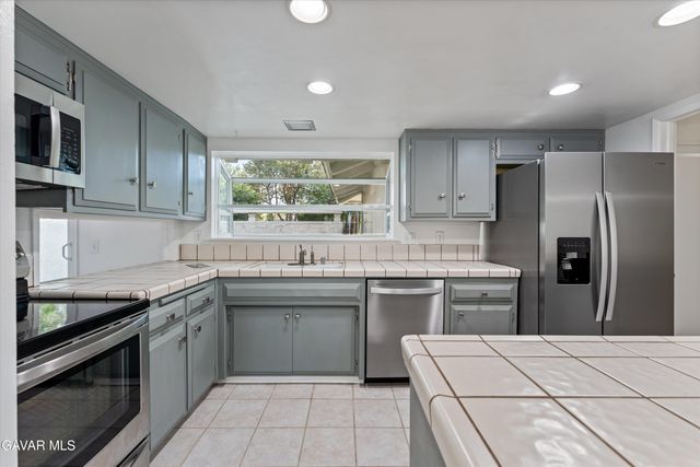 2701 W Avenue K1, Lancaster, CA 93536