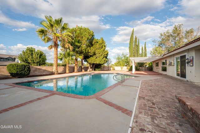 2701 W Avenue K1, Lancaster, CA 93536